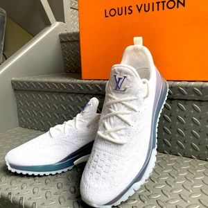 LIKE NEW! Louis Vuitton V.N.R Sneaker US Size: 10